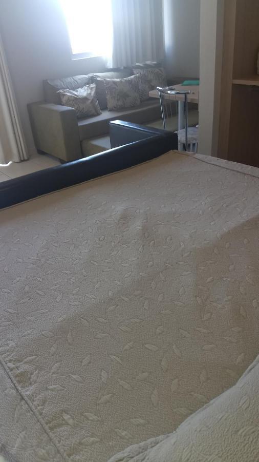 Golden dolphin Express 5pessoas mais 1 criança até 5 anos com toalhas e roupas de cama,lençóis, travesseiros e fronhas e 3 parques aquáticos termais limpeza impostos e taxas já incluso Caldas Novas Camera foto