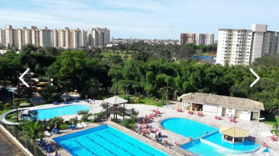 Golden dolphin Express 5pessoas mais 1 criança até 5 anos com toalhas e roupas de cama,lençóis, travesseiros e fronhas e 3 parques aquáticos termais limpeza impostos e taxas já incluso Caldas Novas Esterno foto
