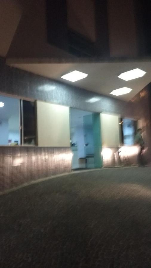 Golden dolphin Express 5pessoas mais 1 criança até 5 anos com toalhas e roupas de cama,lençóis, travesseiros e fronhas e 3 parques aquáticos termais limpeza impostos e taxas já incluso Caldas Novas Esterno foto