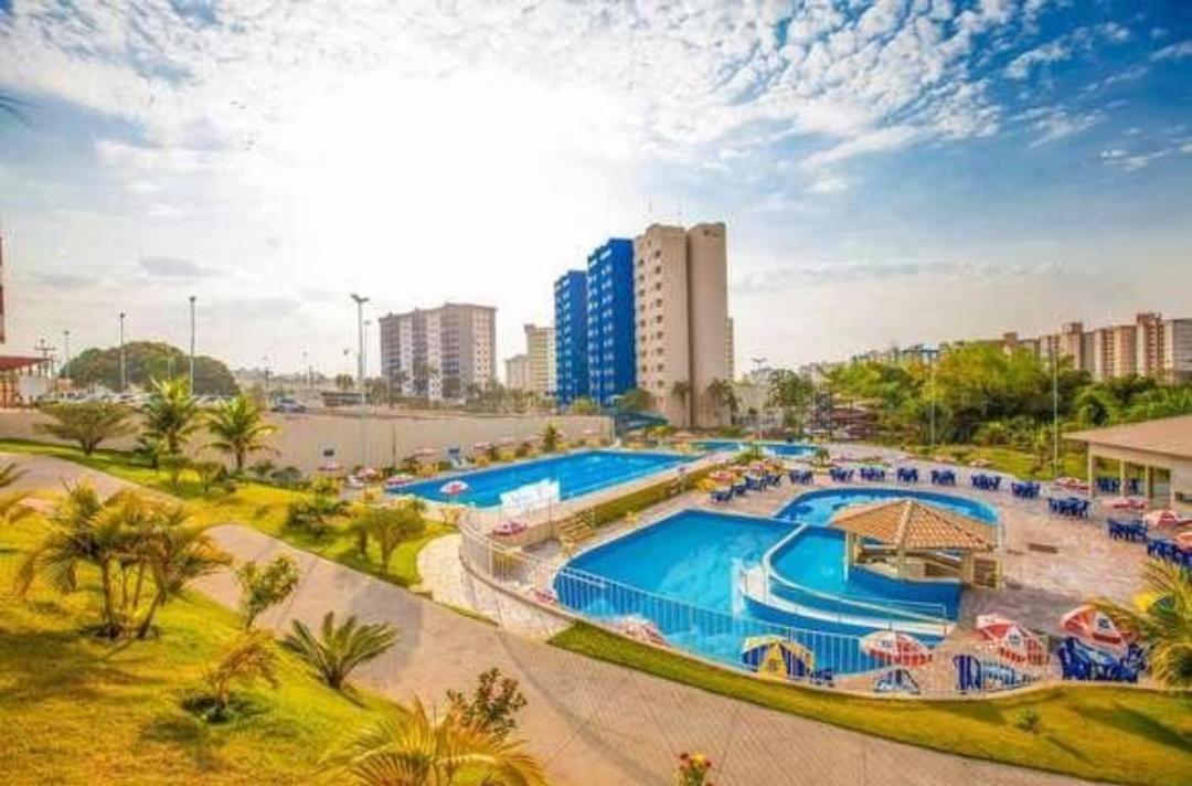 Golden dolphin Express 5pessoas mais 1 criança até 5 anos com toalhas e roupas de cama,lençóis, travesseiros e fronhas e 3 parques aquáticos termais limpeza impostos e taxas já incluso Caldas Novas Esterno foto