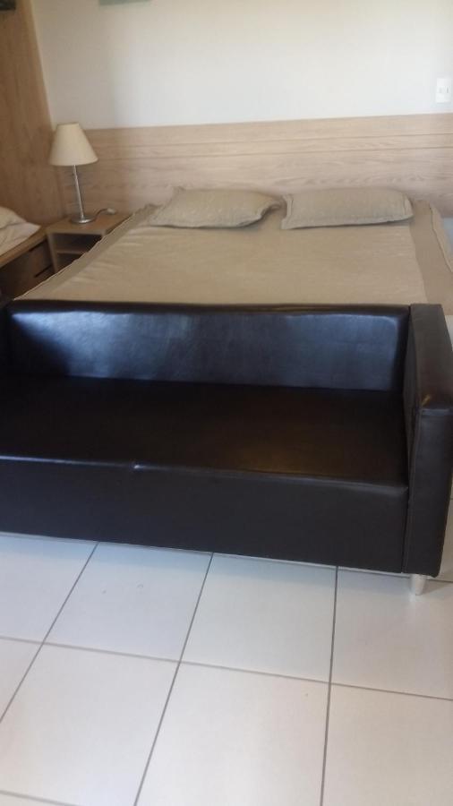 Golden dolphin Express 5pessoas mais 1 criança até 5 anos com toalhas e roupas de cama,lençóis, travesseiros e fronhas e 3 parques aquáticos termais limpeza impostos e taxas já incluso Caldas Novas Esterno foto